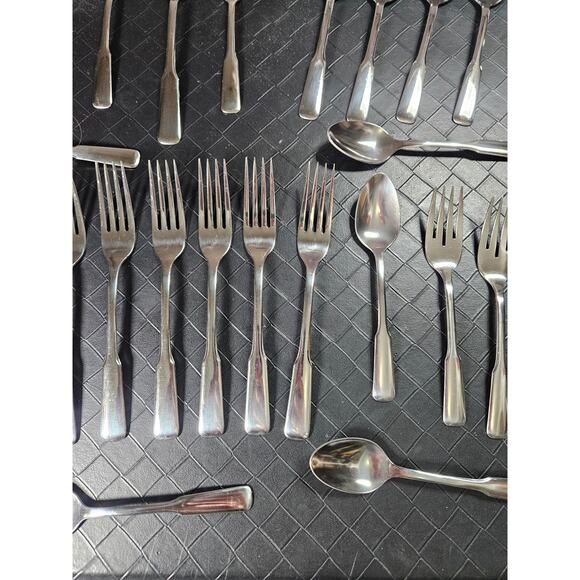 Rogers Stainless by Oneida Service for 8 Silverware Set with Serving Pieces - Picture 10 of 16